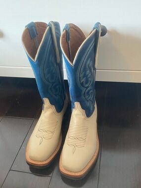 lucchese ruth boot nwot